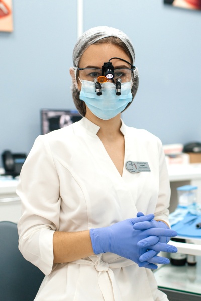 Стоматолог-ортопед приглашает в стоматологию Стомион в Ставрополе для установки керамических виниров на передние зубы