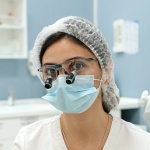 стоматолог хирург комментирует стоимость операции по устранении рецессии десны